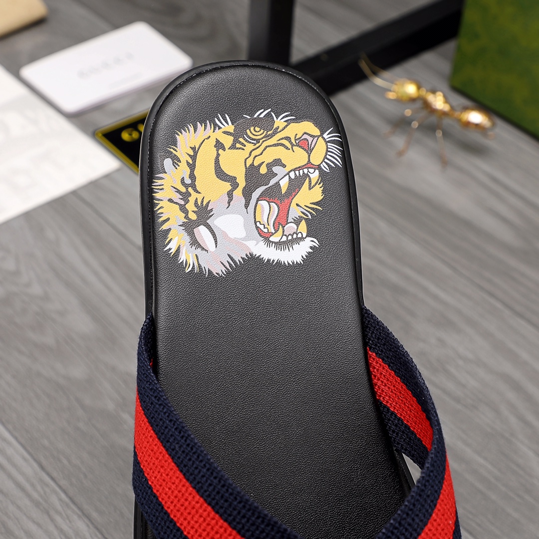 Gucci Rubber GG Men's Flip Flops - DopestKickz
