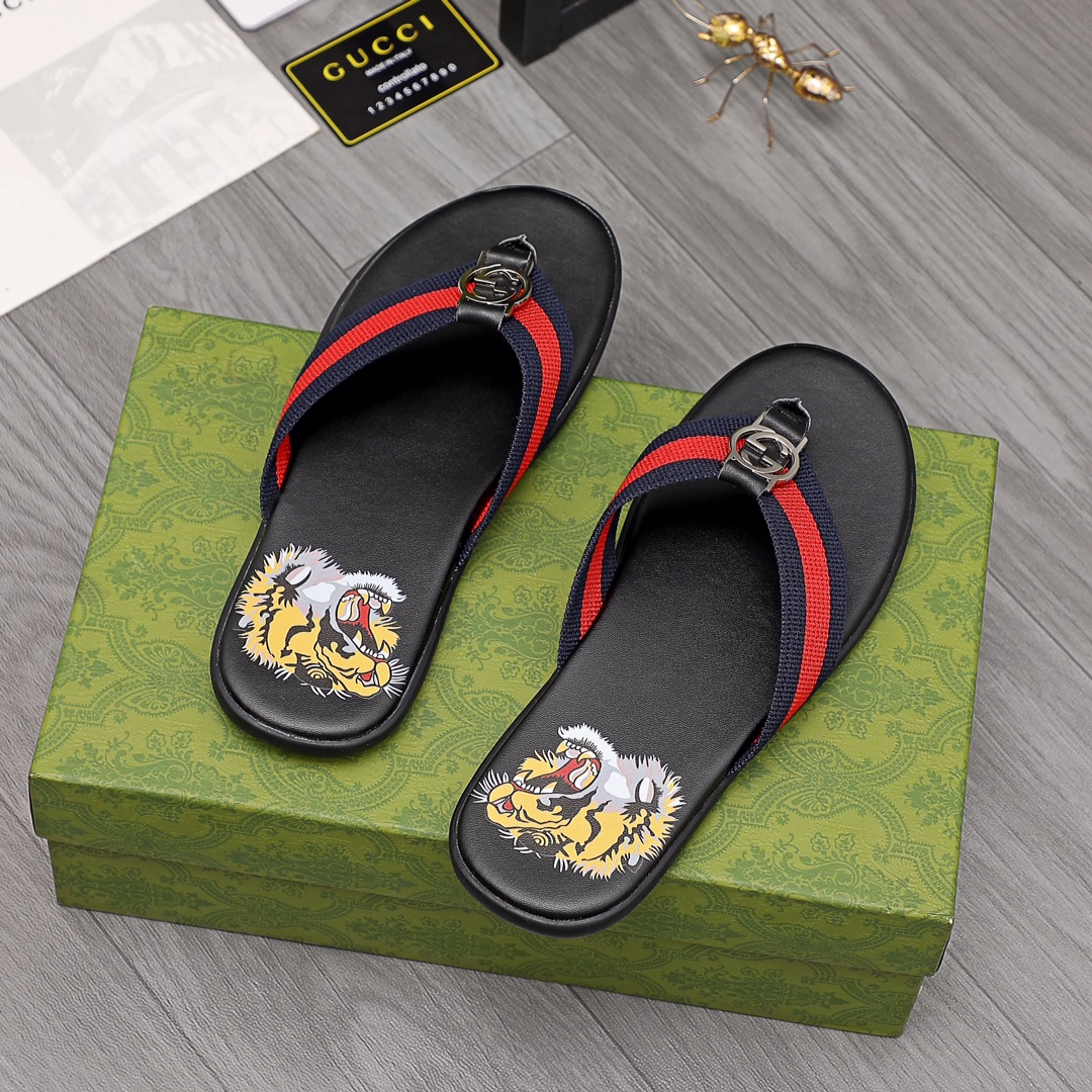 Gucci Rubber GG Men's Flip Flops - DopestKickz