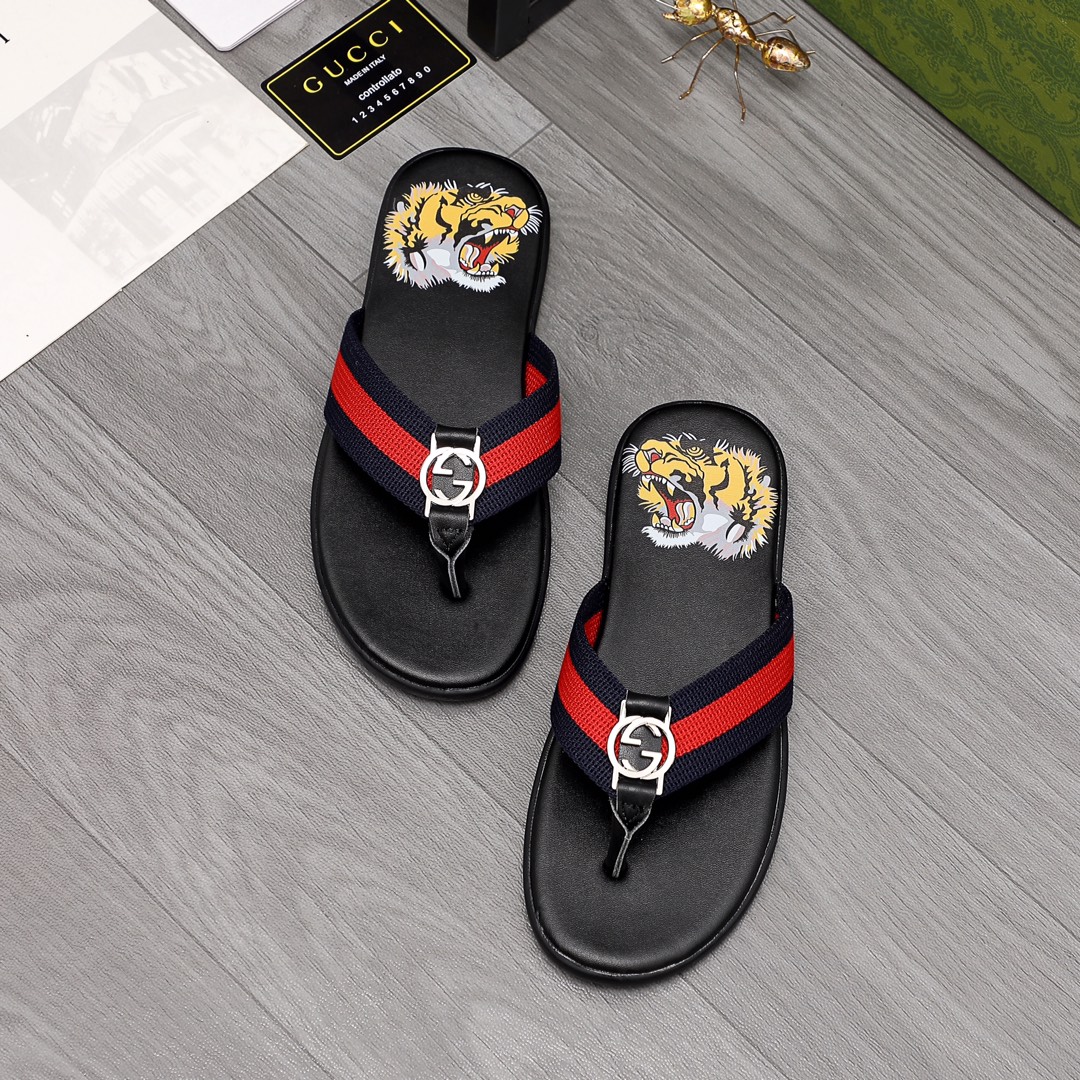 Gucci Rubber GG Men's Flip Flops - DopestKickz