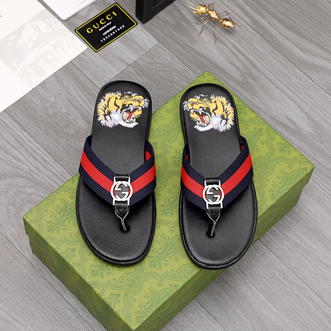Gucci Rubber GG Men's Flip Flops - DopestKickz