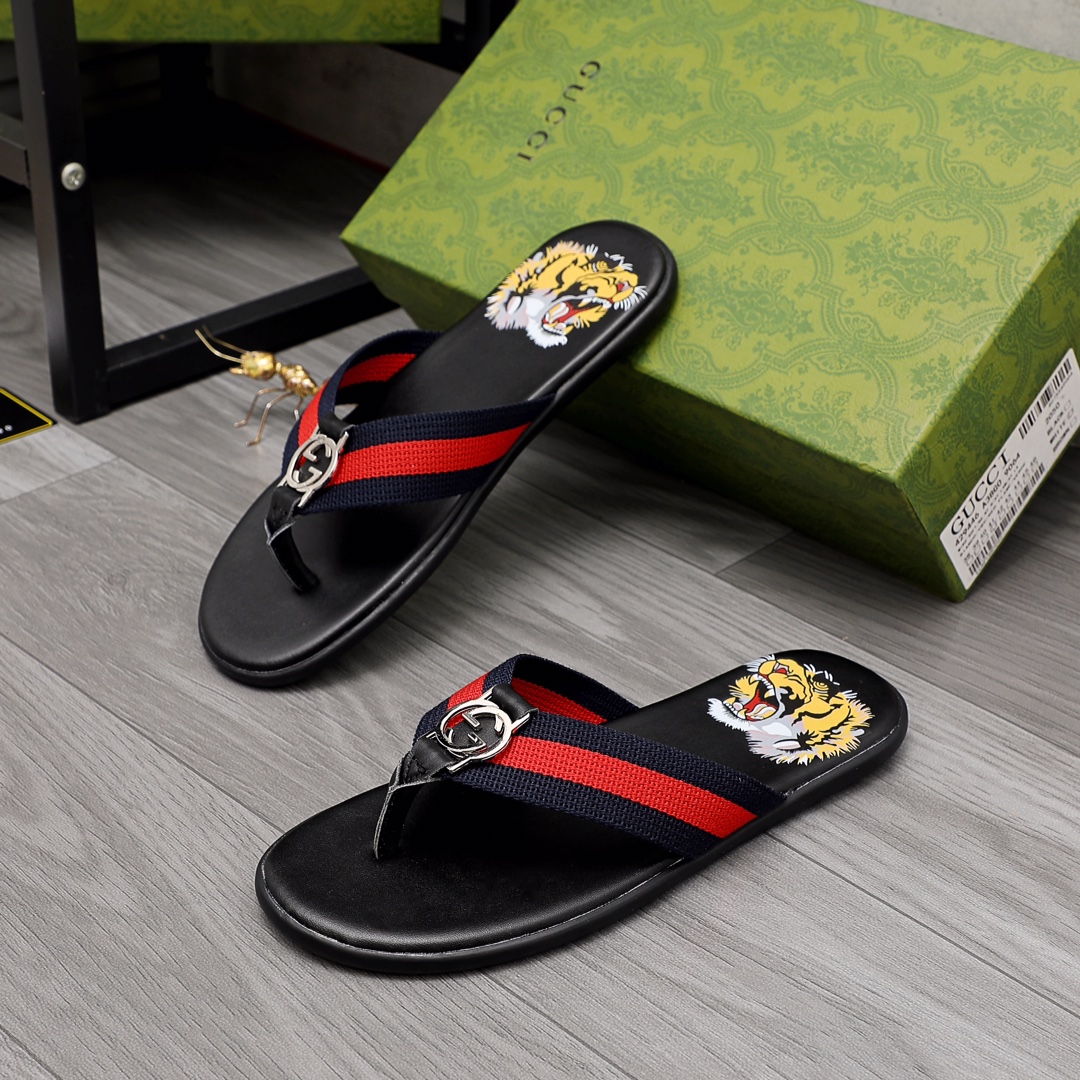 Gucci Rubber GG Men's Flip Flops - DopestKickz