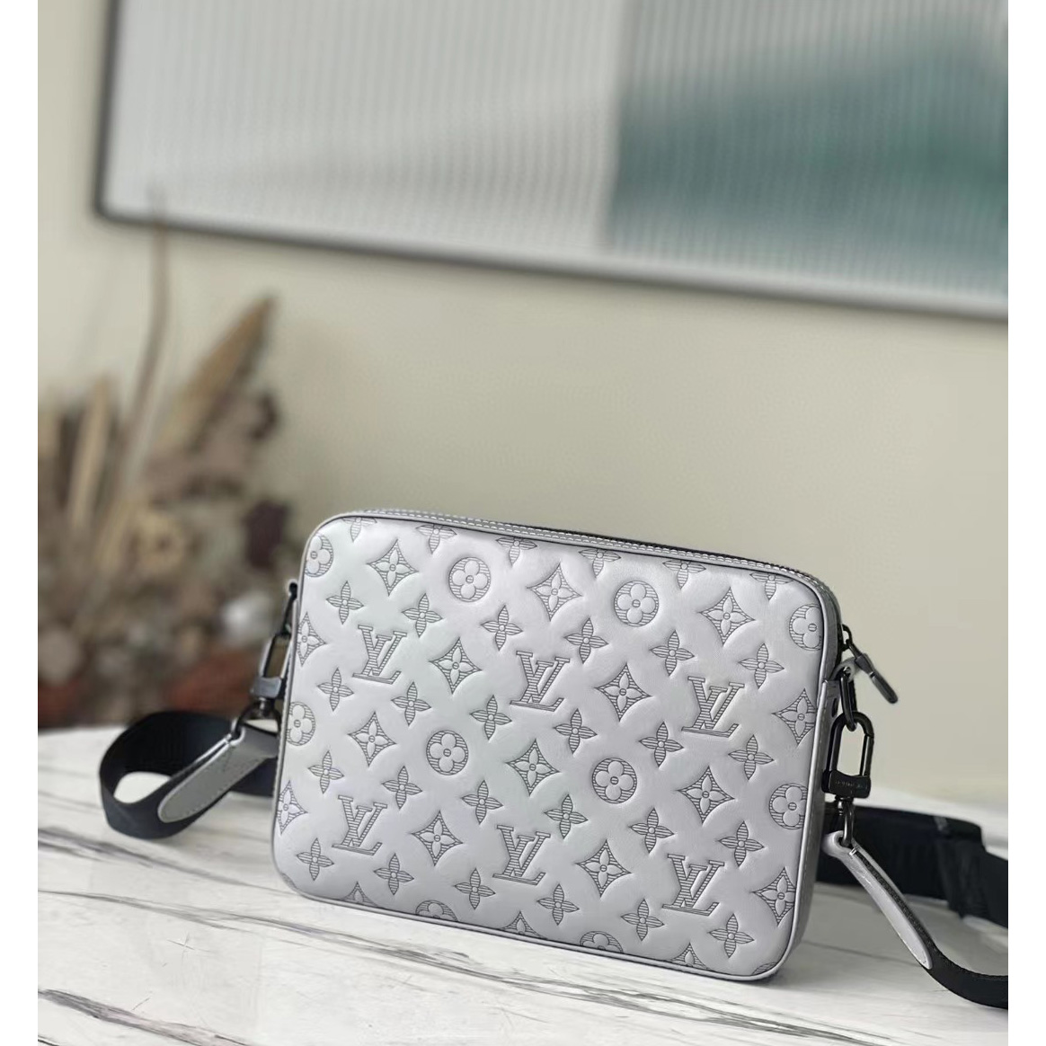 Louis Vuitton Duo Messenger(26-18.5-5cm)  m46104 - DopestKickz