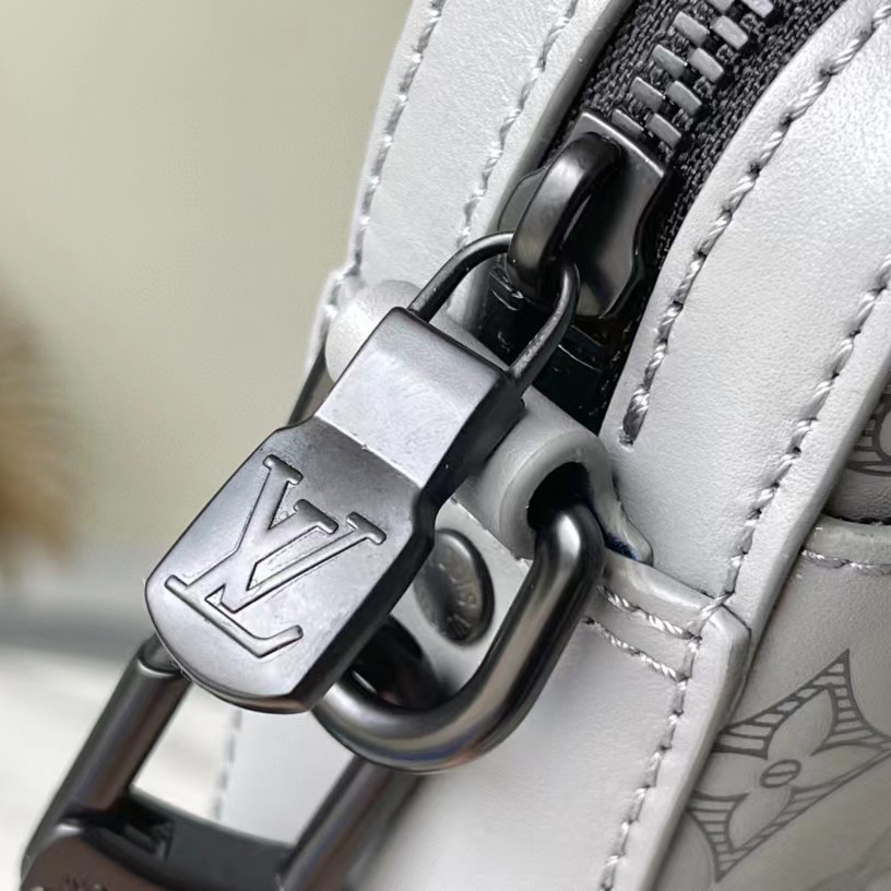Louis Vuitton Duo Messenger(26-18.5-5cm)  m46104 - DopestKickz