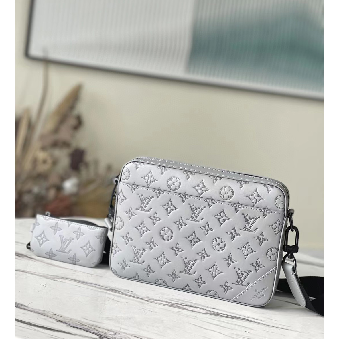 Louis Vuitton Duo Messenger(26-18.5-5cm)  m46104 - DopestKickz