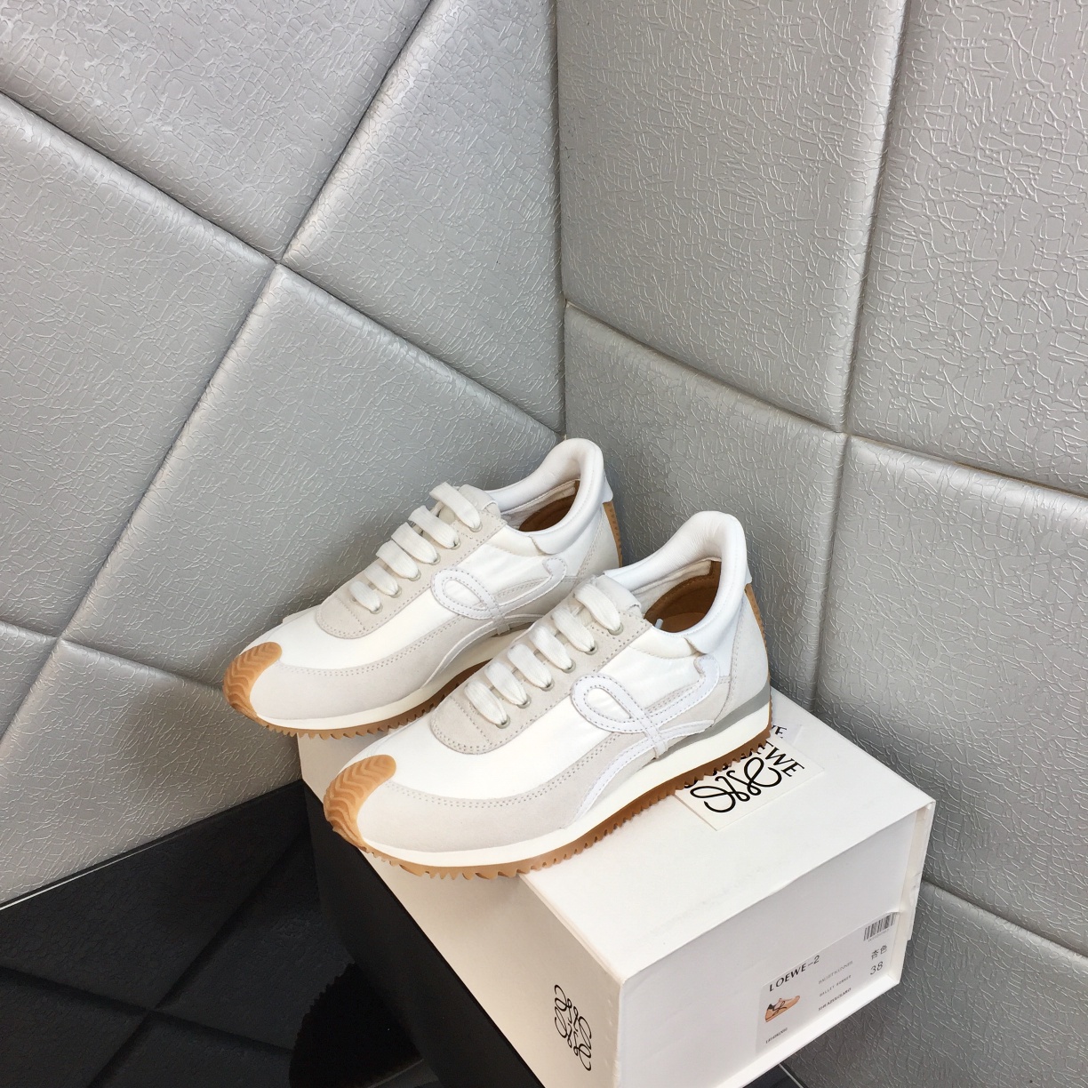 Loewe Flow Runner In Calfskin - DopestKickz