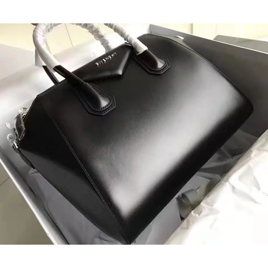 Givenchy Black Handbag(28-34-25CM) - DopestKickz