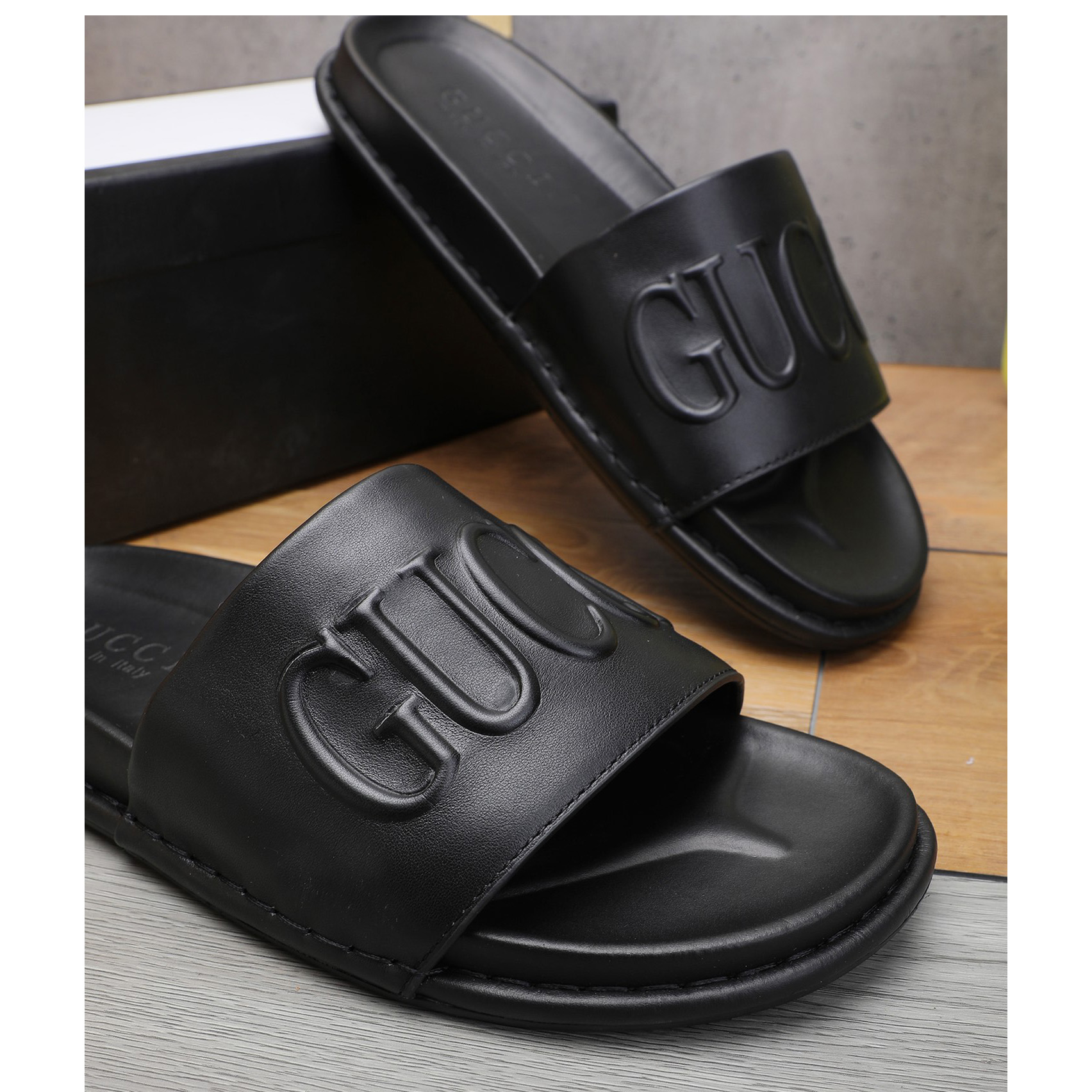 Gucci Logo Rubber Slide Sandal - DopestKickz