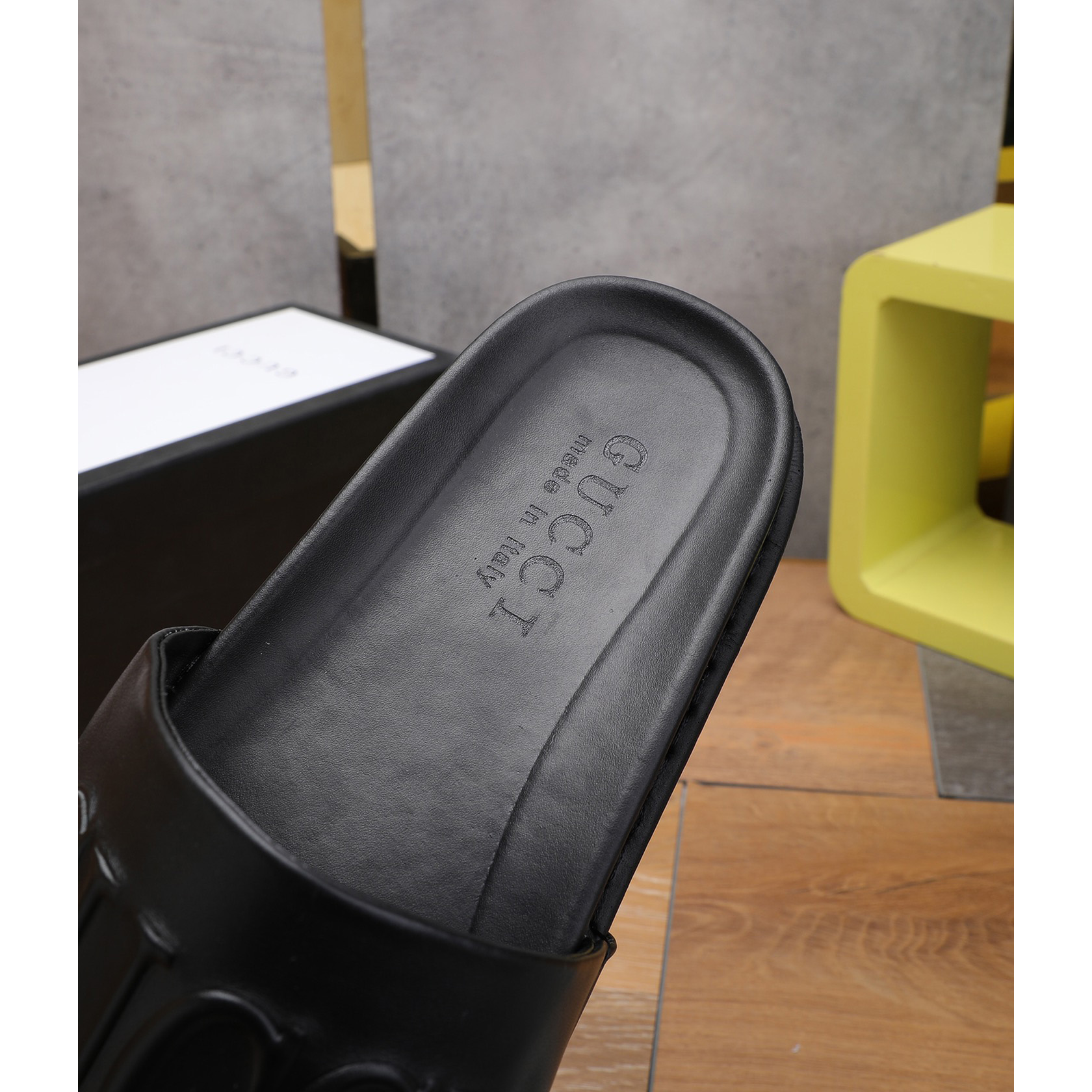 Gucci Logo Rubber Slide Sandal - DopestKickz