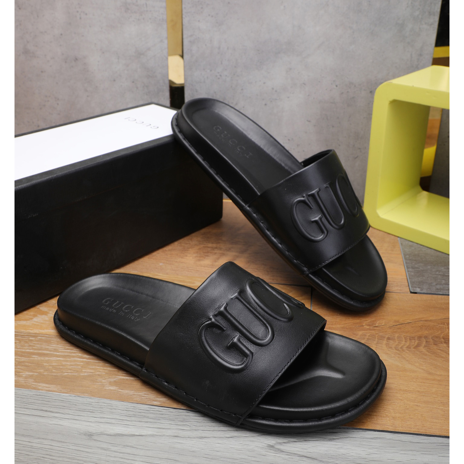 Gucci Logo Rubber Slide Sandal - DopestKickz