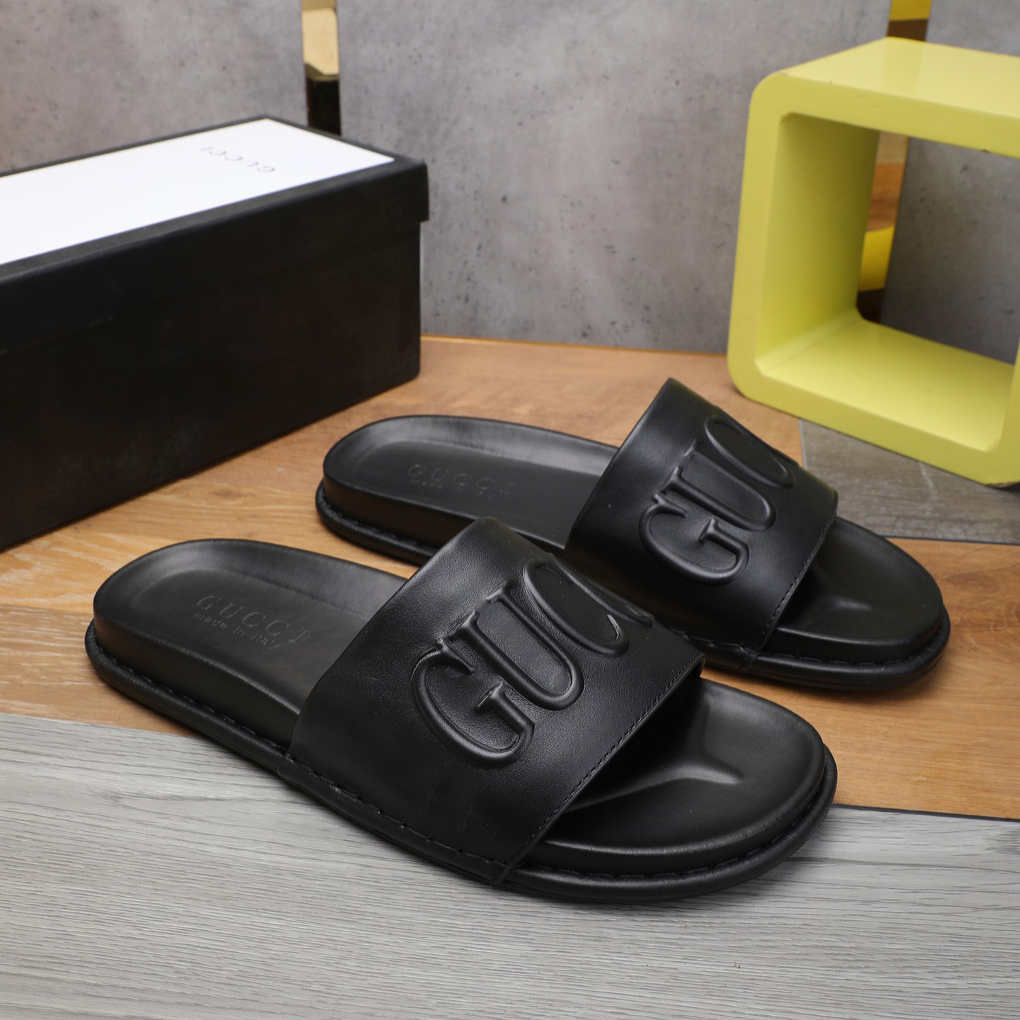 Gucci Logo Rubber Slide Sandal - DopestKickz