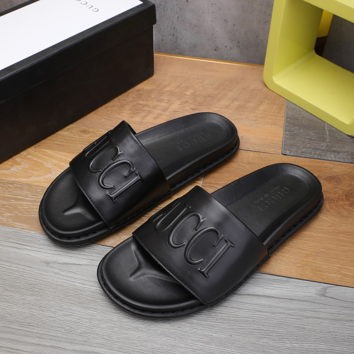 Gucci Logo Rubber Slide Sandal - DopestKickz