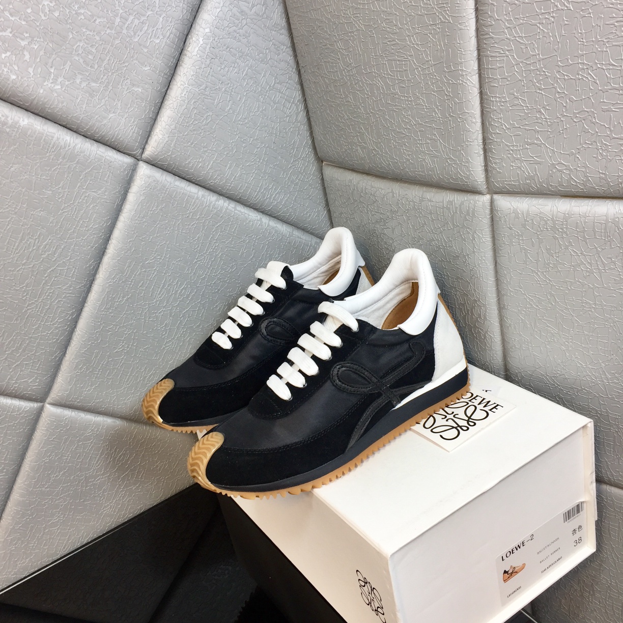 Loewe Flow Runner In Calfskin - DopestKickz