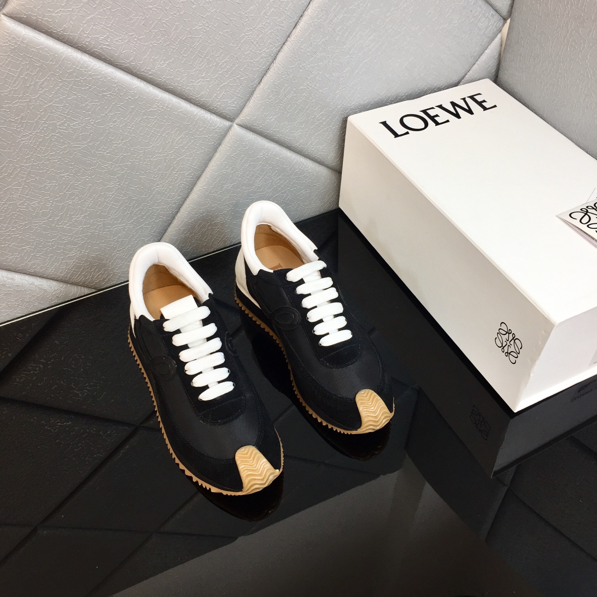 Loewe Flow Runner In Calfskin - DopestKickz