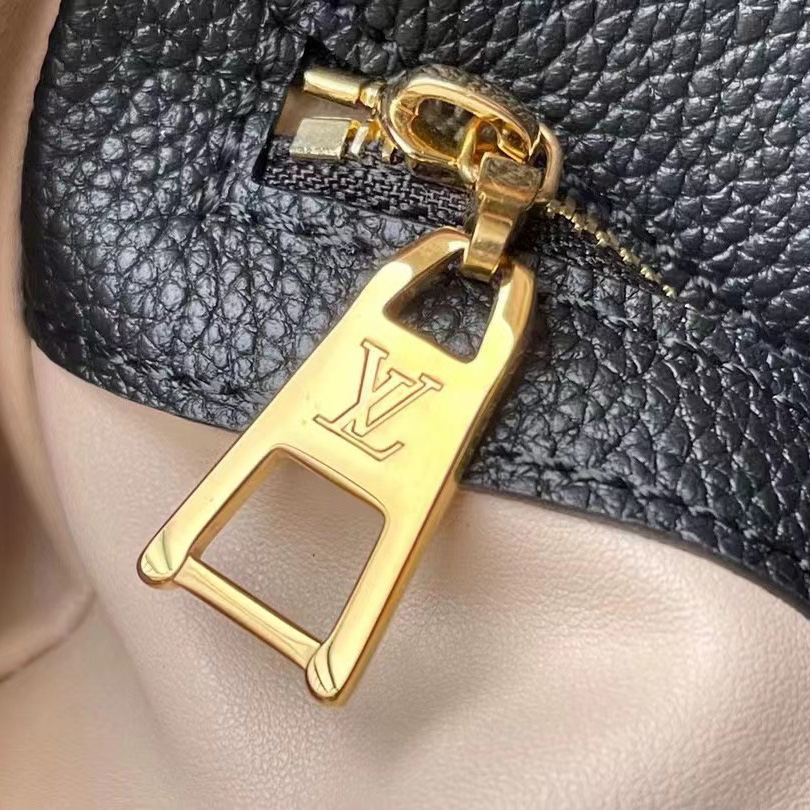 Louis Vuitton  Black Shoulder Bag （25-17.5-8CM） - DopestKickz