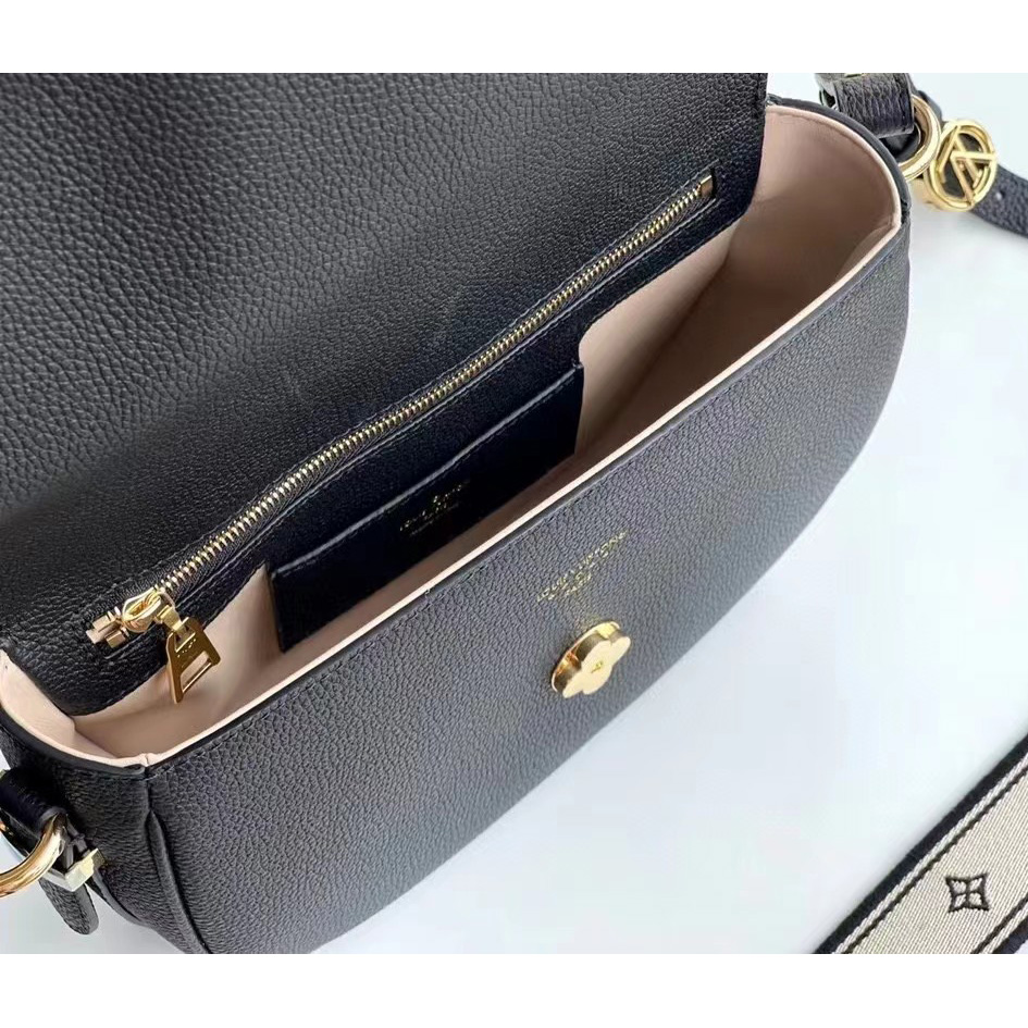 Louis Vuitton  Black Shoulder Bag （25-17.5-8CM） - DopestKickz