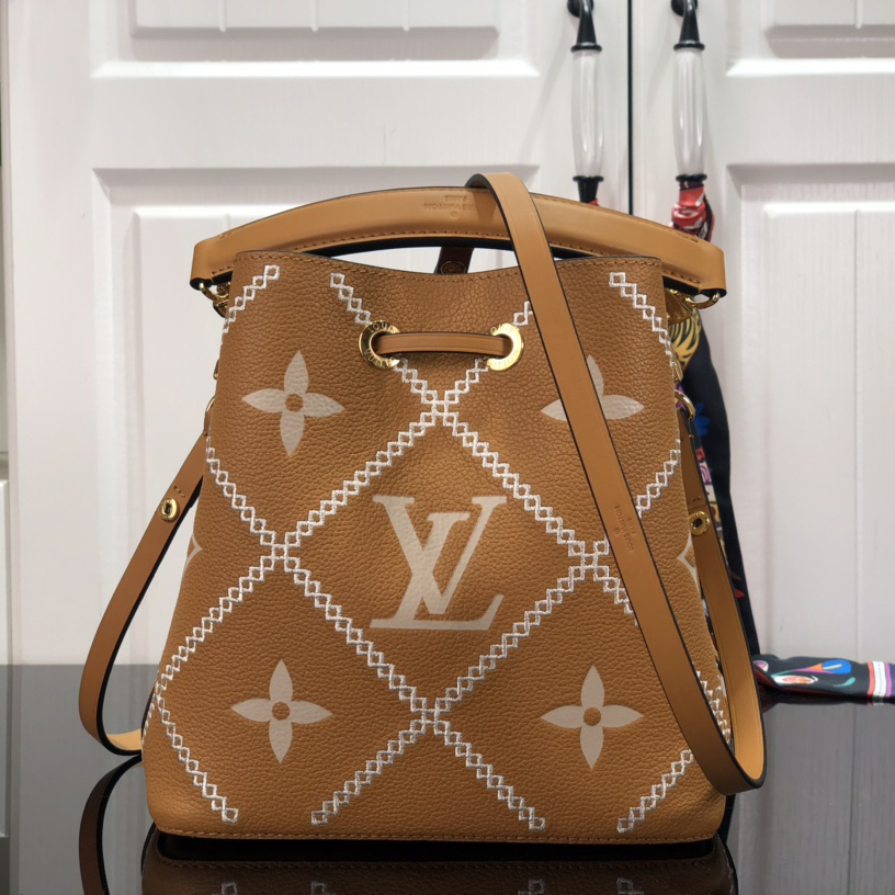 Louis Vuitton Monogram Bucket Bag （20*20*13cm） - DopestKickz