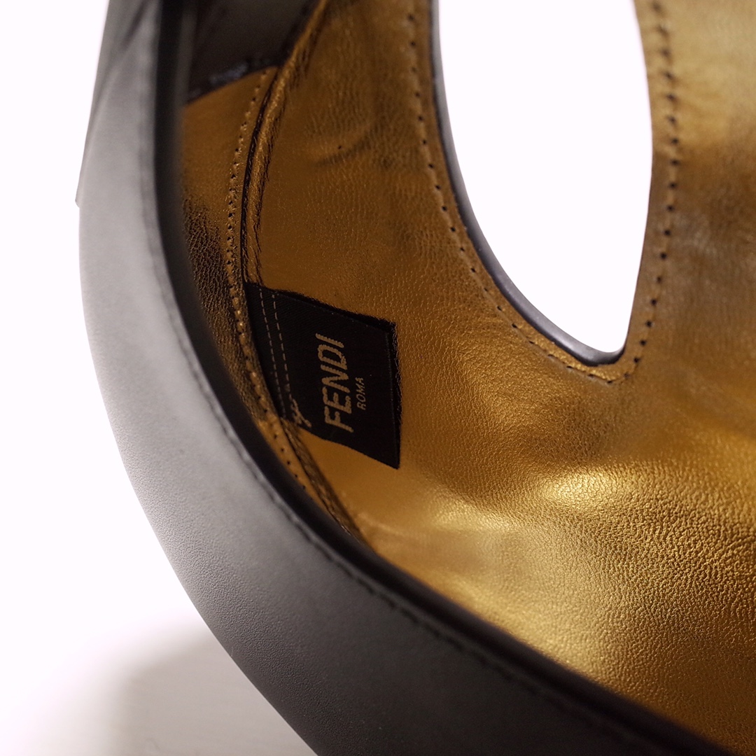 Fendi Cookie Black Leather Mini Handbag（22-17.5-4.5cm） - DopestKickz