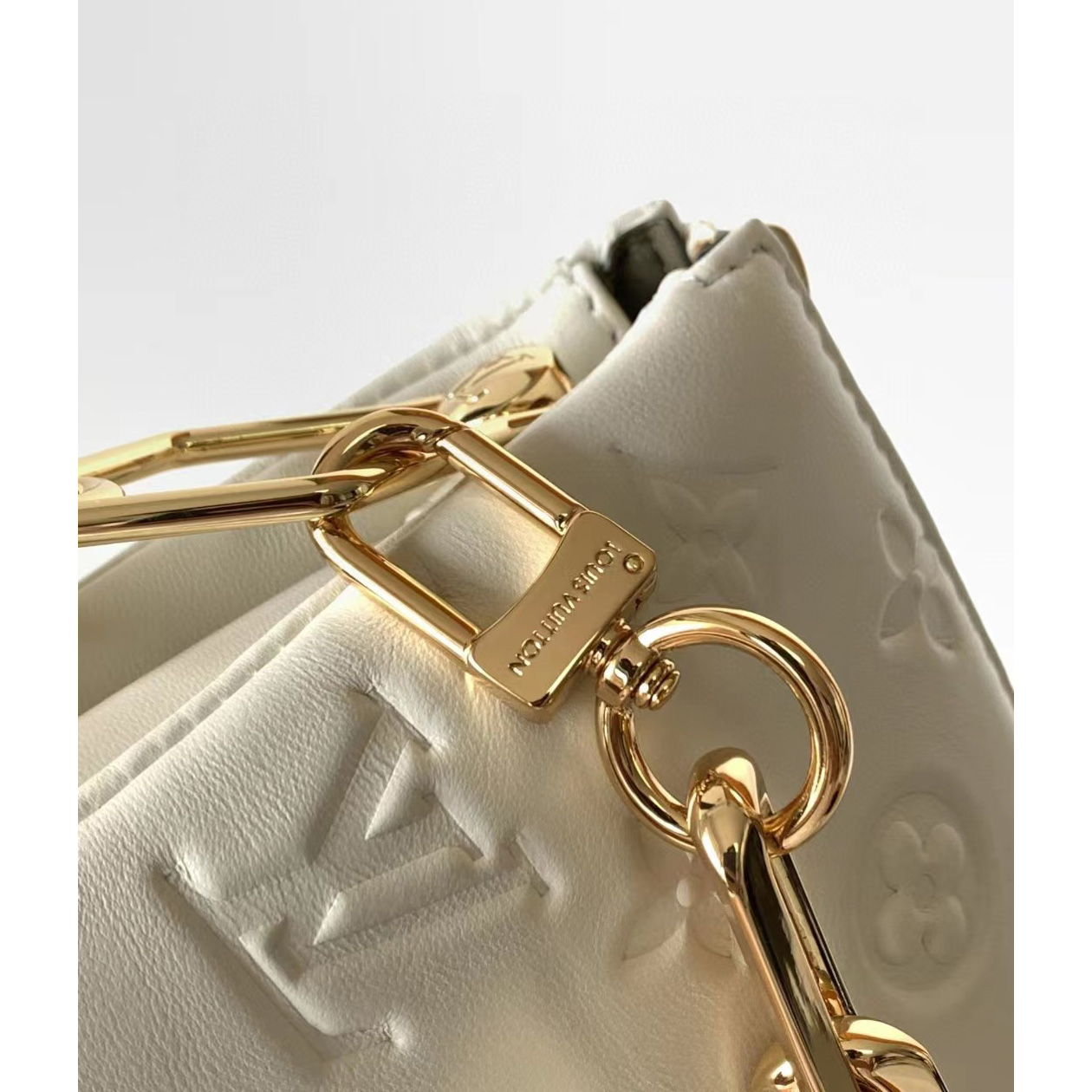 Louis Vuitton Coussin BB Handbag(21-16-7cm)  M20770 - DopestKickz