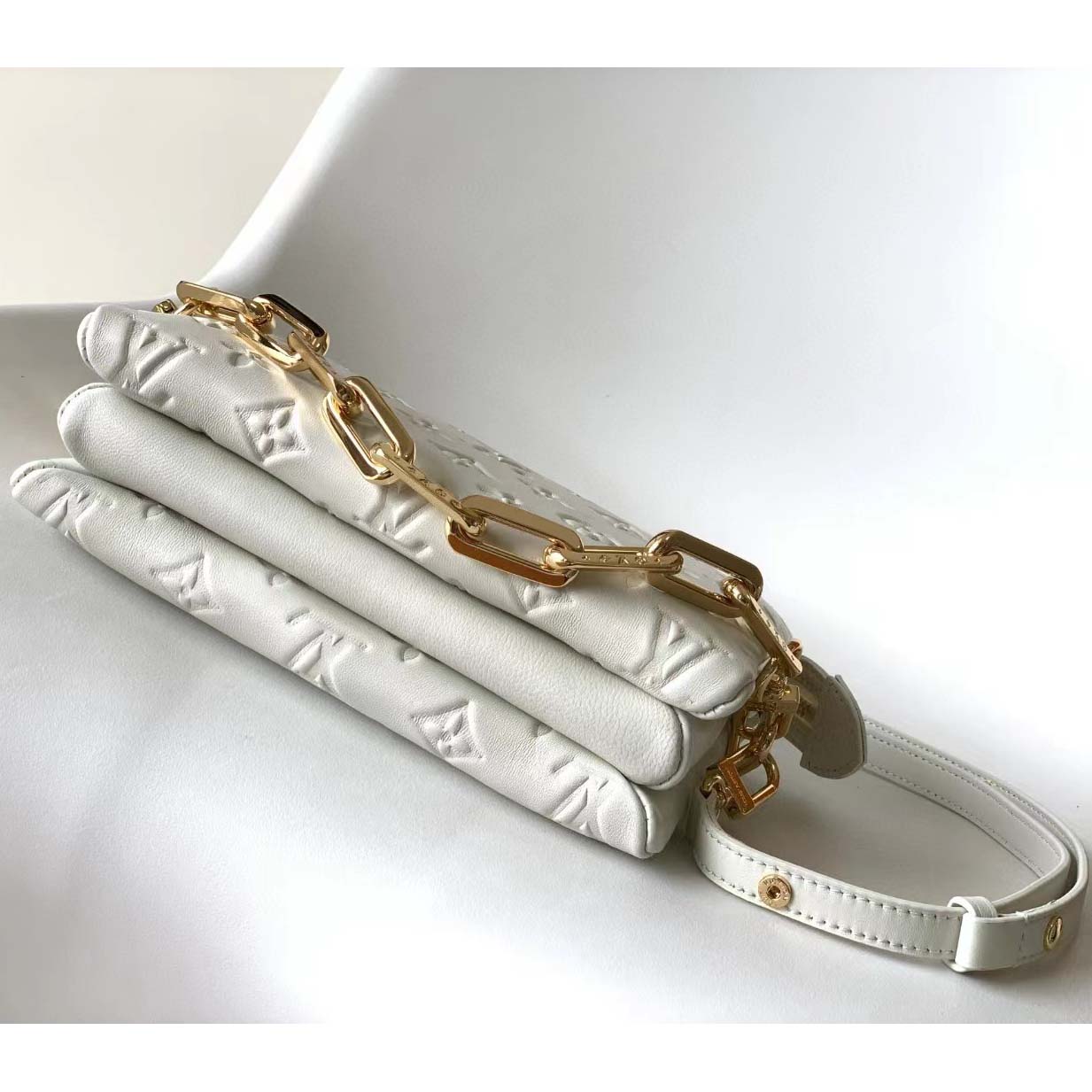 Louis Vuitton Coussin BB Handbag(21-16-7cm)  M20770 - DopestKickz