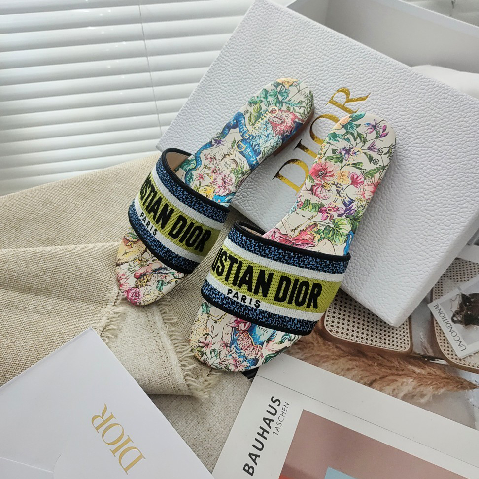 Dior Black Multicolor Embroidered Cotton With D-Constellation Motif Dway Slide - DopestKickz