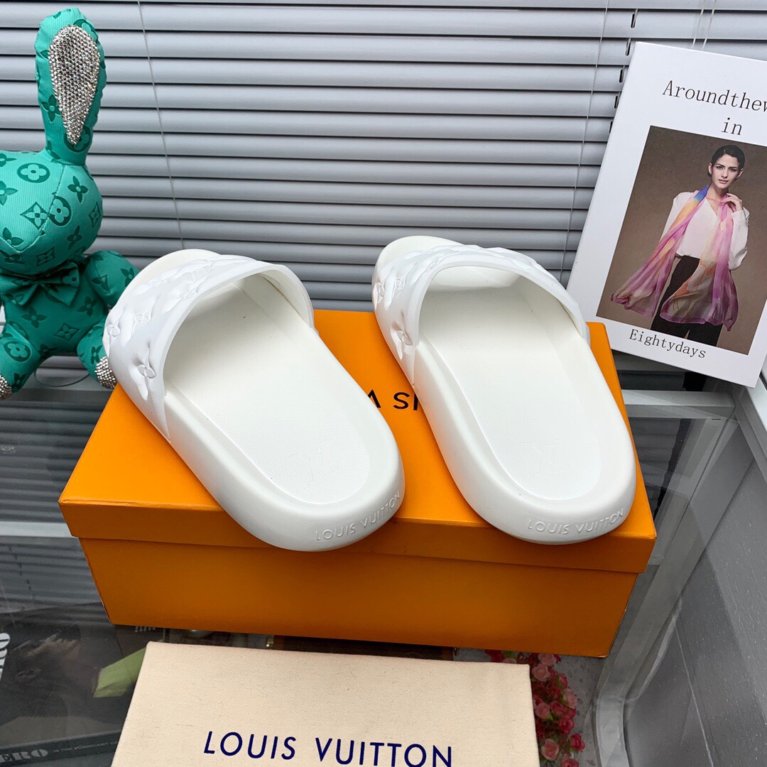 Louis Vuitton Waterfront Mule  1A9FK7 - DopestKickz