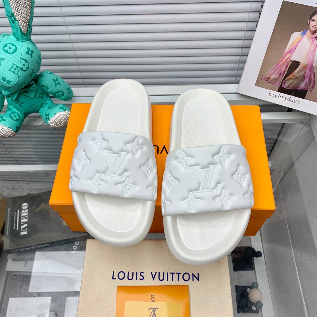 Louis Vuitton Waterfront Mule  1A9FK7 - DopestKickz