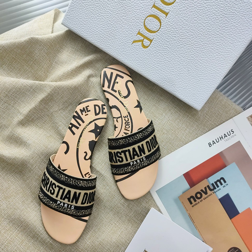 Dior Beige Jute Canvas Embroidered with Dior Union Motif Dway Slide - DopestKickz