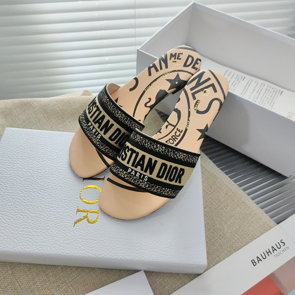 Dior Beige Jute Canvas Embroidered with Dior Union Motif Dway Slide - DopestKickz