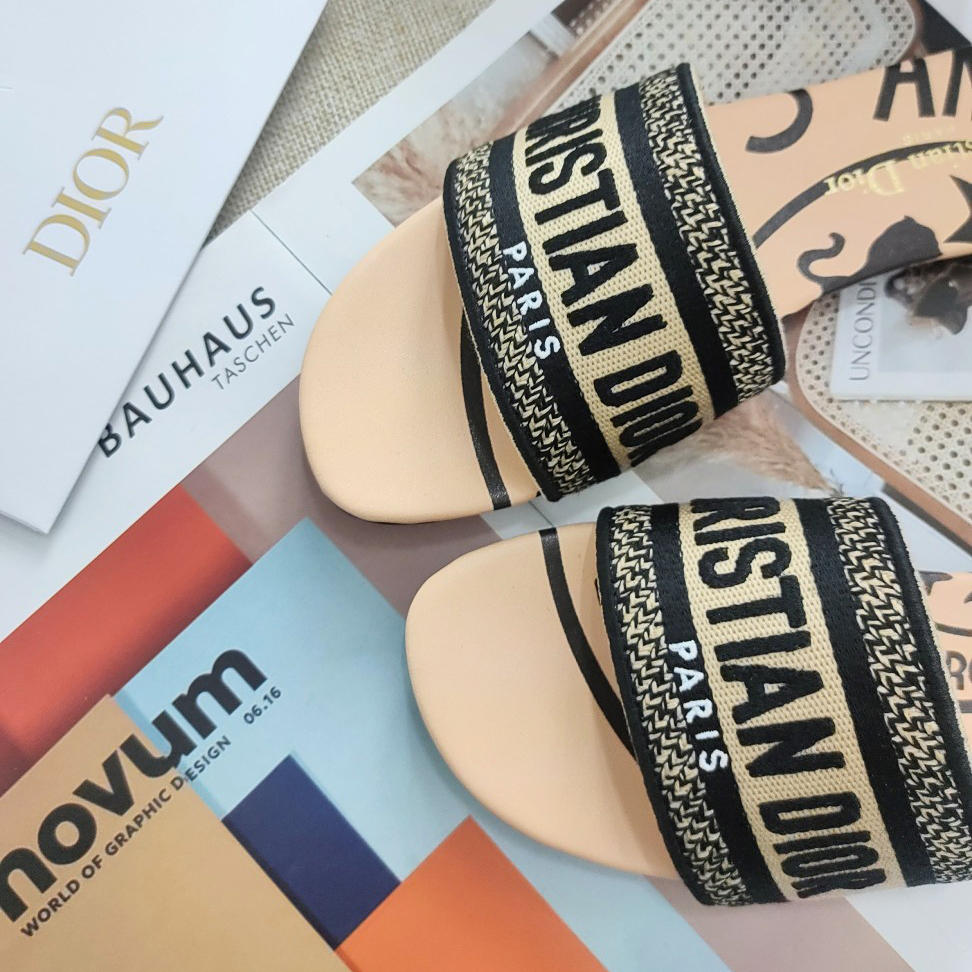 Dior Beige Jute Canvas Embroidered with Dior Union Motif Dway Slide - DopestKickz