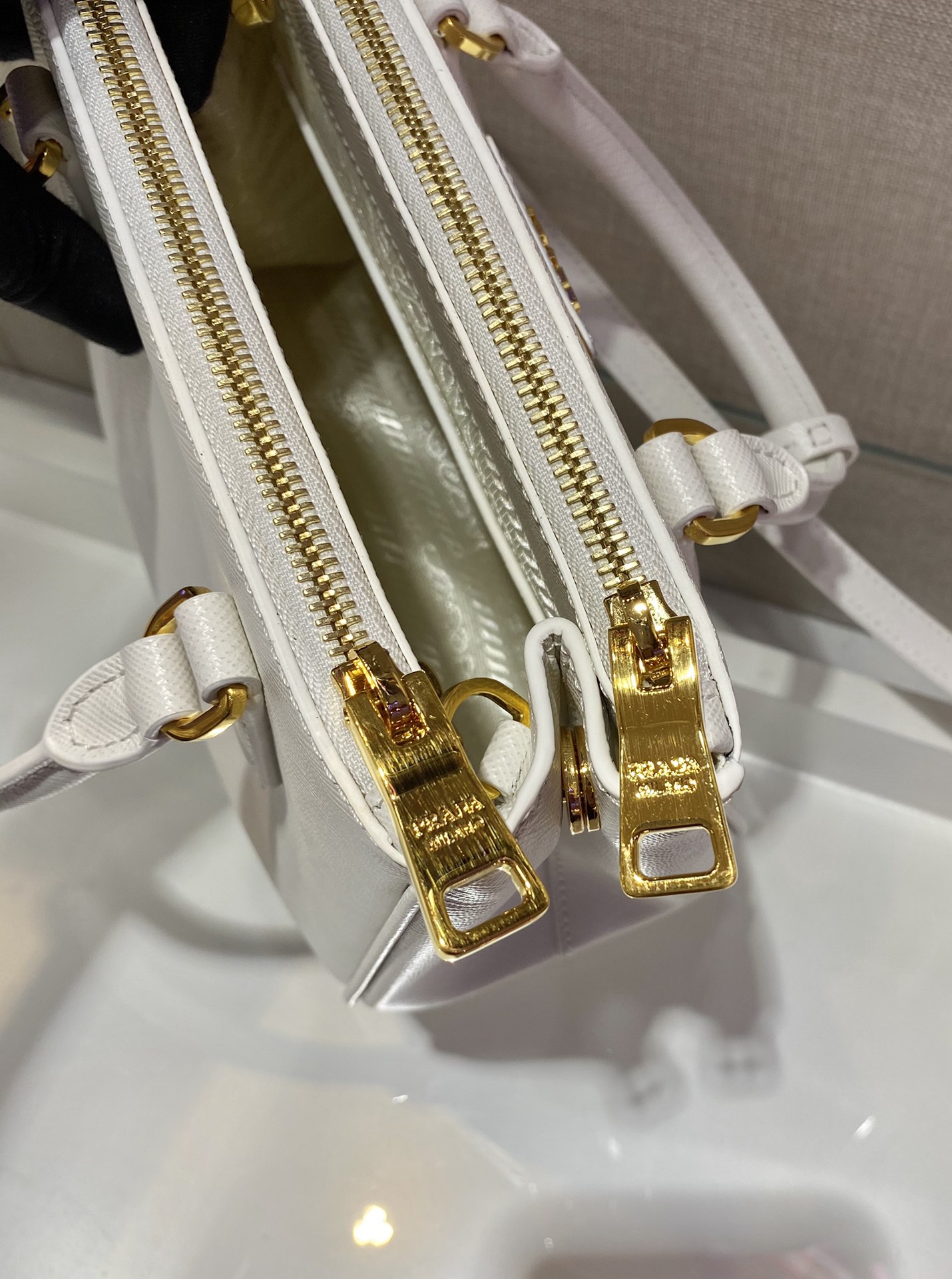 Prada Galleria Saffiano Leather Micro-Bag(20-14.5-9.5cm)   1BA906 - DopestKickz