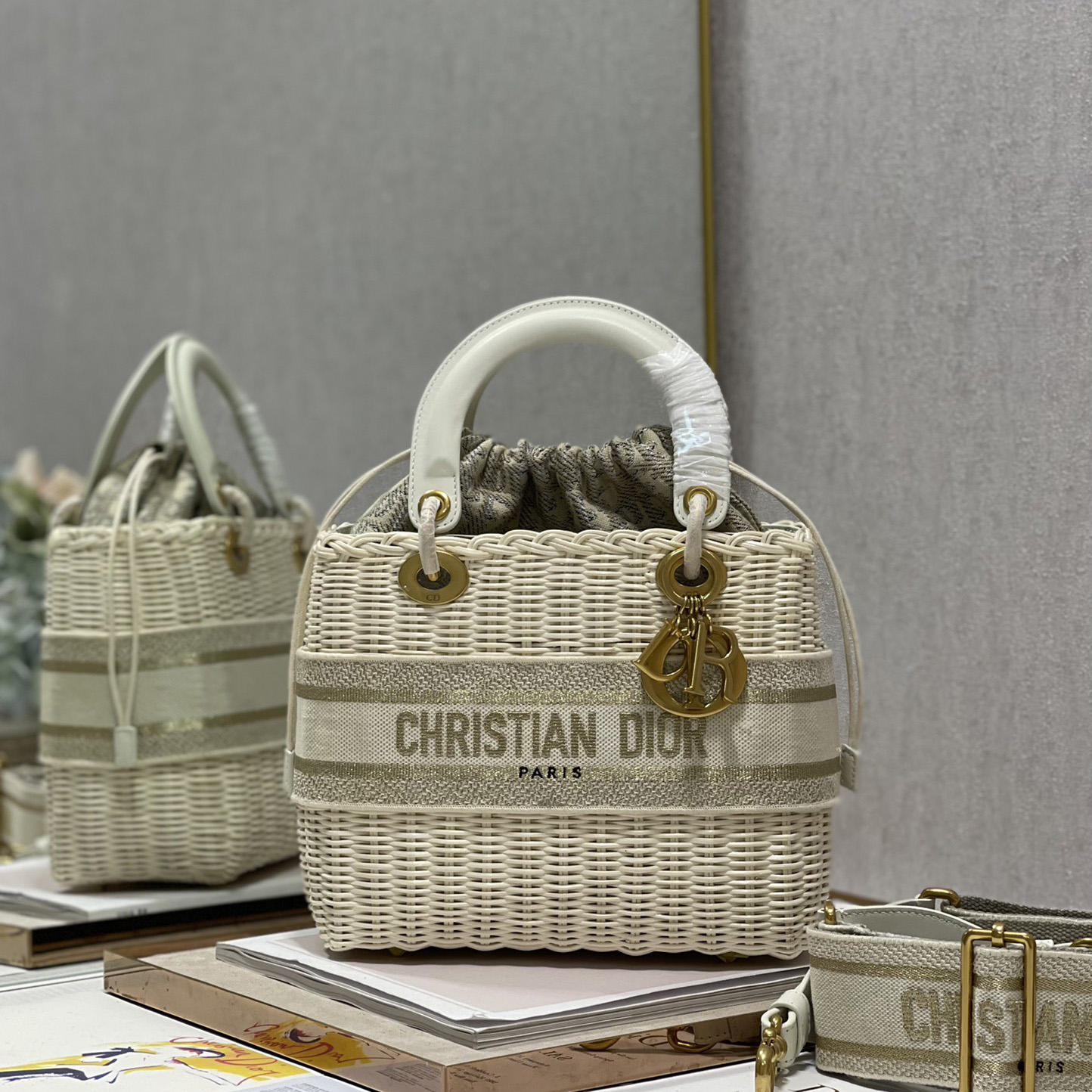 Dior Medium Lady Dior Bag(24-20-11cm) - DopestKickz