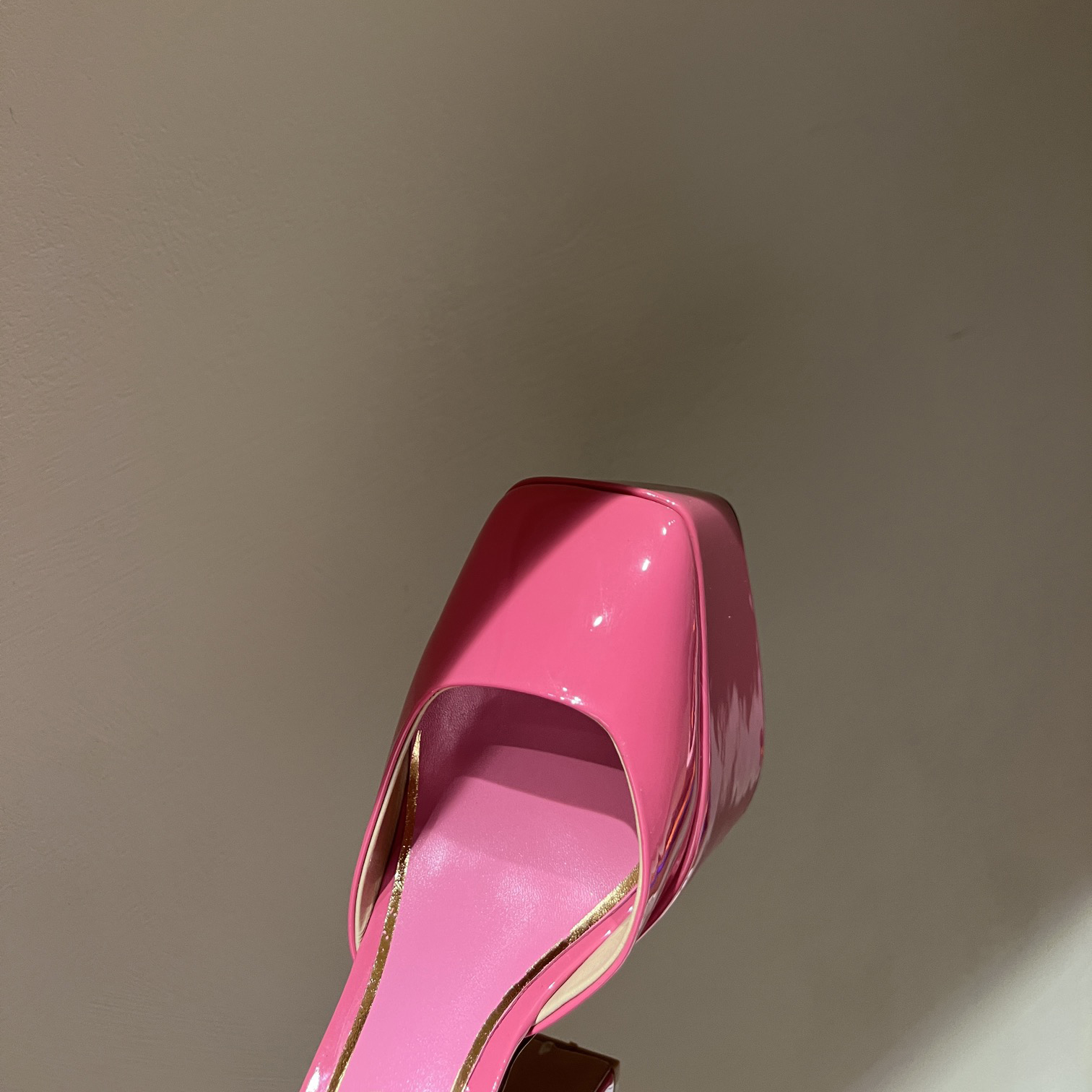 Valenti Garavani Tan-Go Platform Pump In Patent Leather  155 MM - DopestKickz