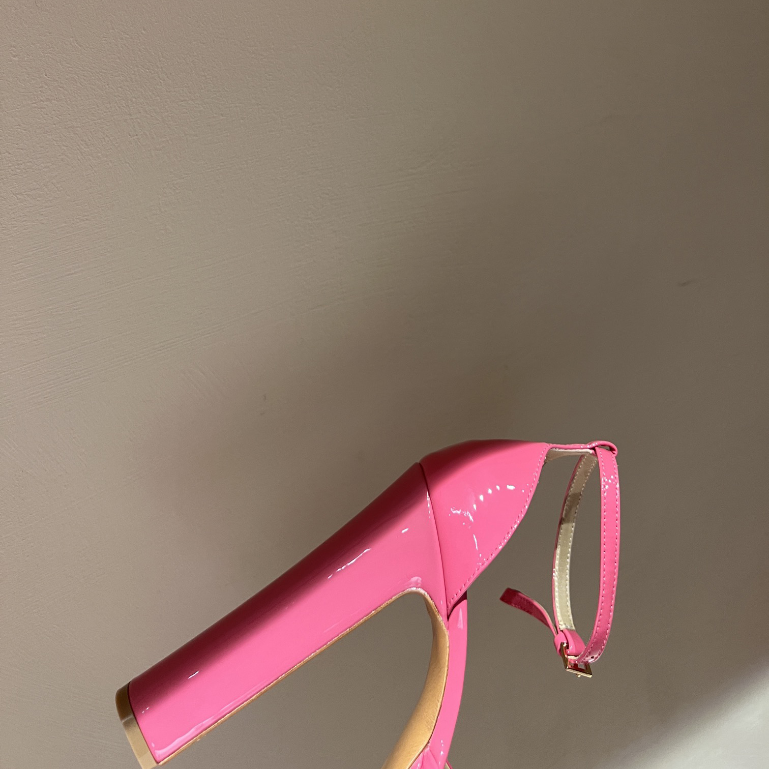 Valenti Garavani Tan-Go Platform Pump In Patent Leather  155 MM - DopestKickz