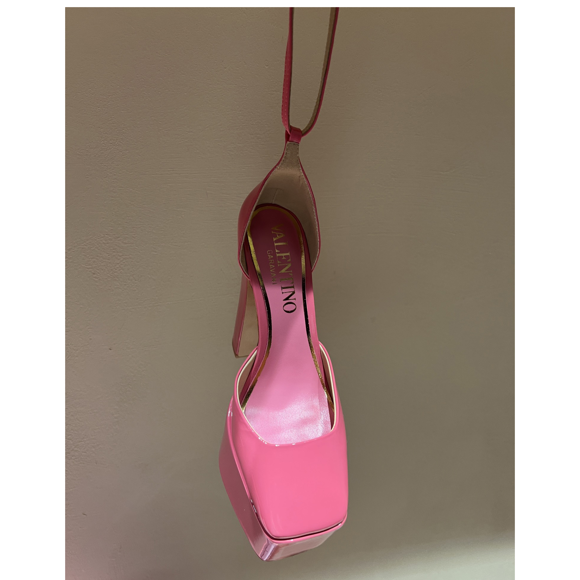 Valenti Garavani Tan-Go Platform Pump In Patent Leather  155 MM - DopestKickz