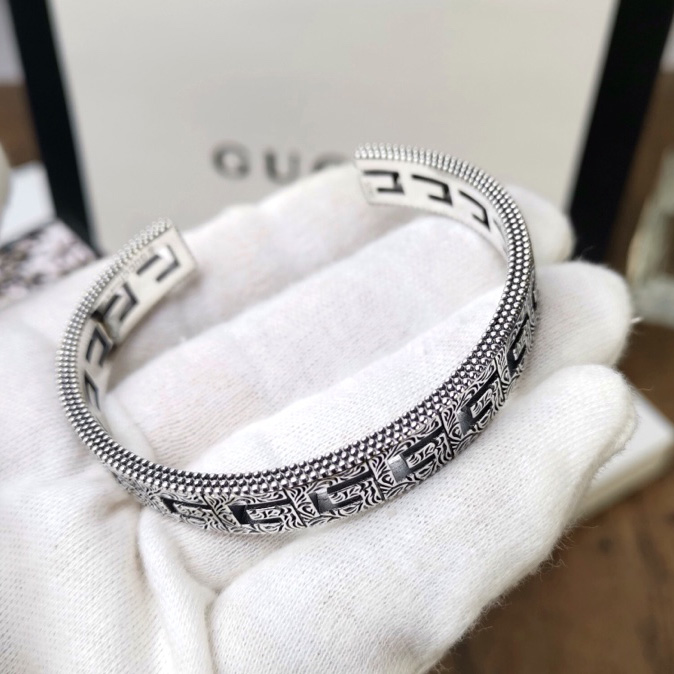 Gucci Silver Bracelet With Square G - DopestKickz