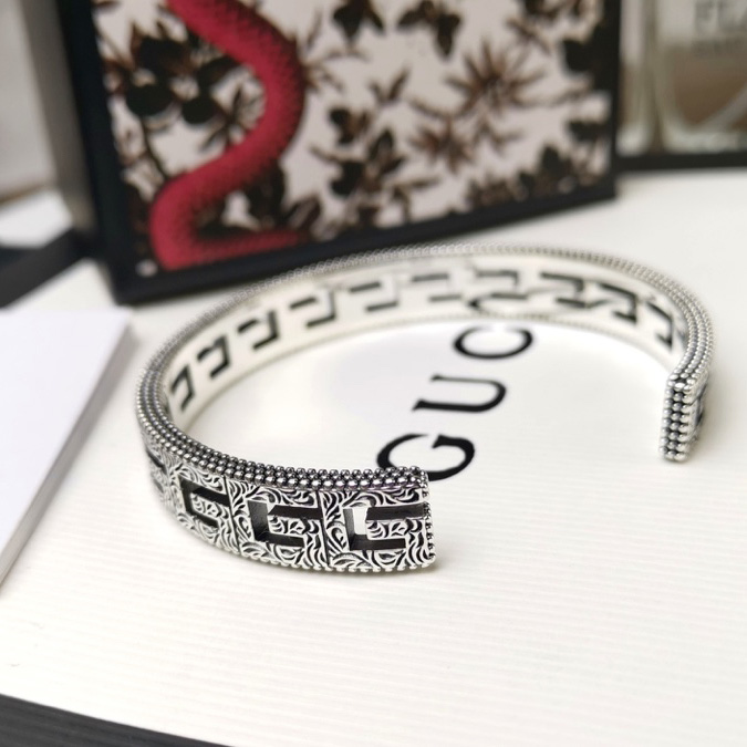 Gucci Silver Bracelet With Square G - DopestKickz