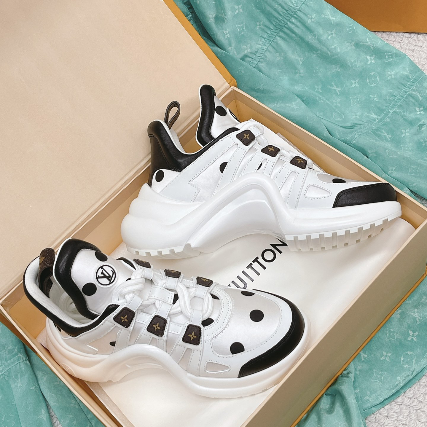 Louis Vuitton LV Archlight Sneaker     1AA0ON - DopestKickz