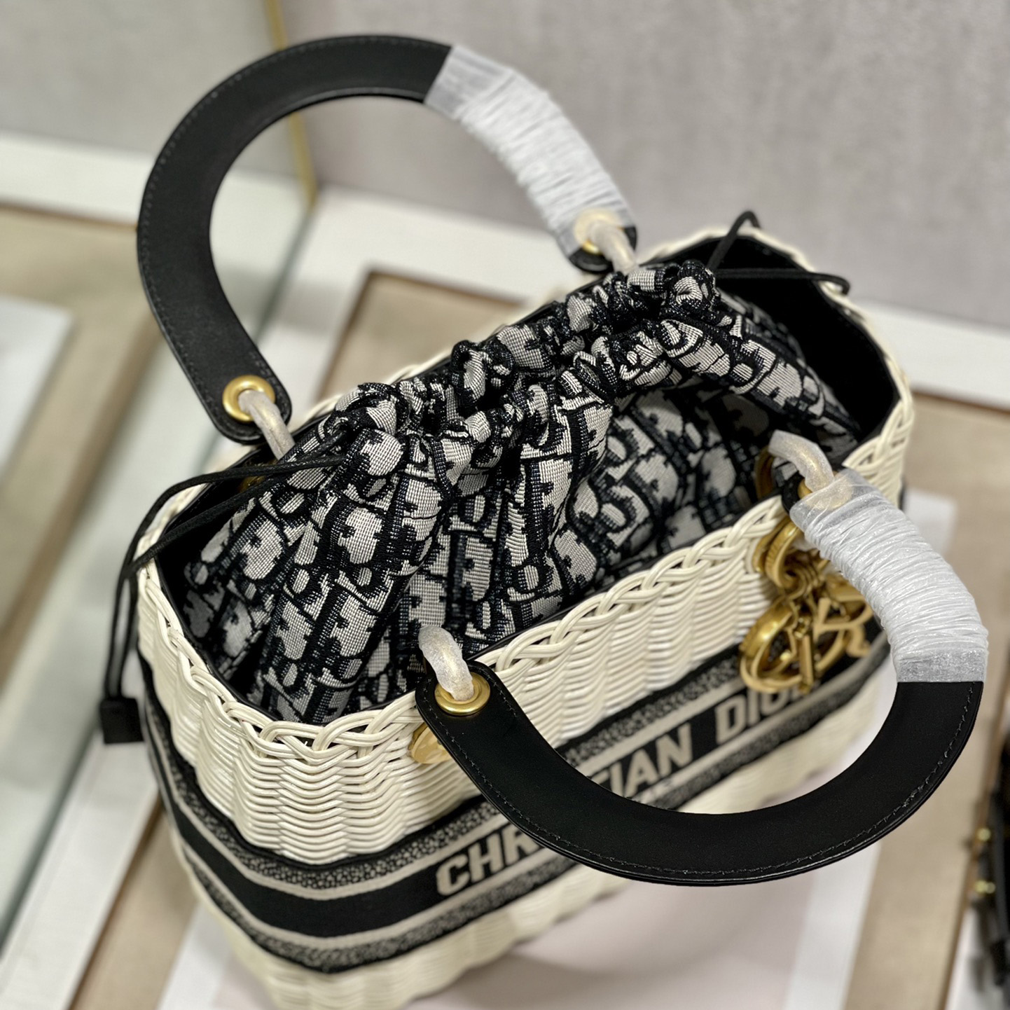 Dior Medium Lady Dior Bag(24-20-11cm) - DopestKickz