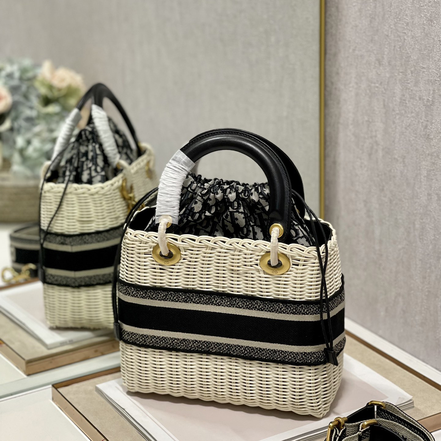 Dior Medium Lady Dior Bag(24-20-11cm) - DopestKickz