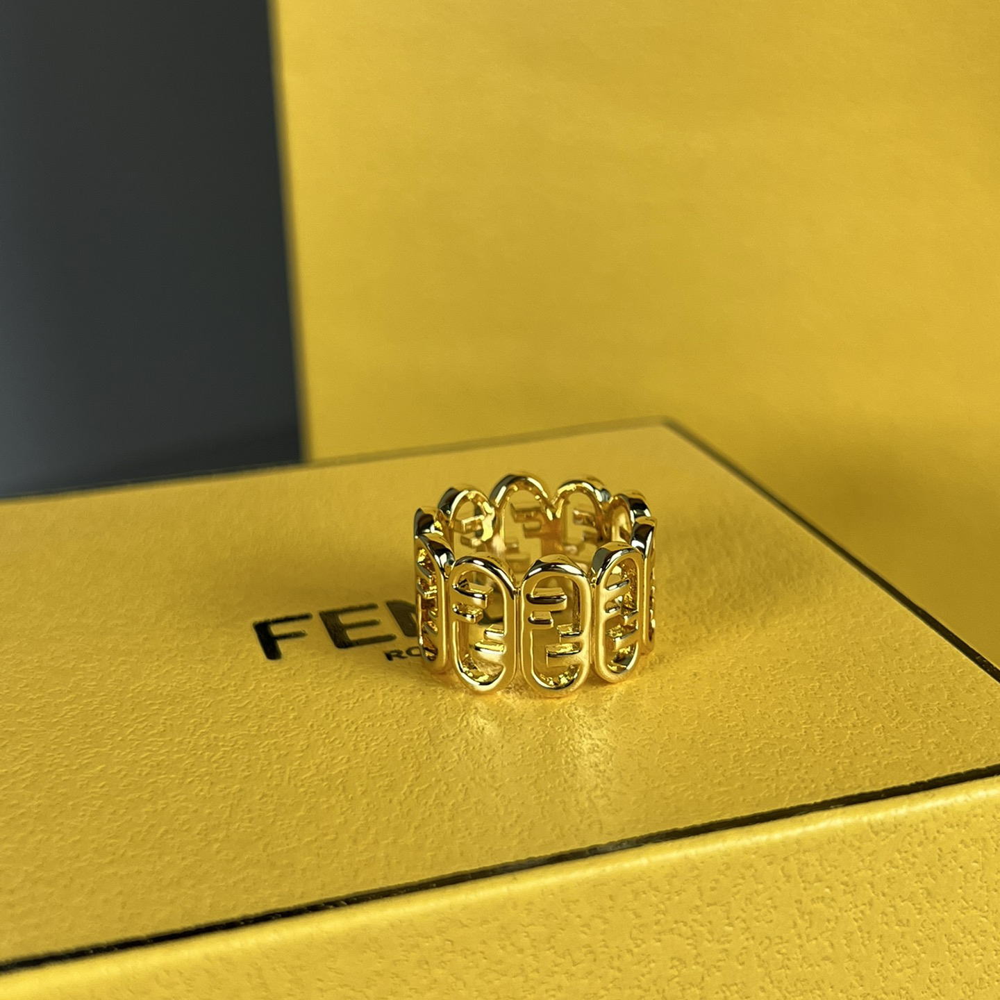 Fendi Fendi O’Lock Gold-Coloured Ring - DopestKickz