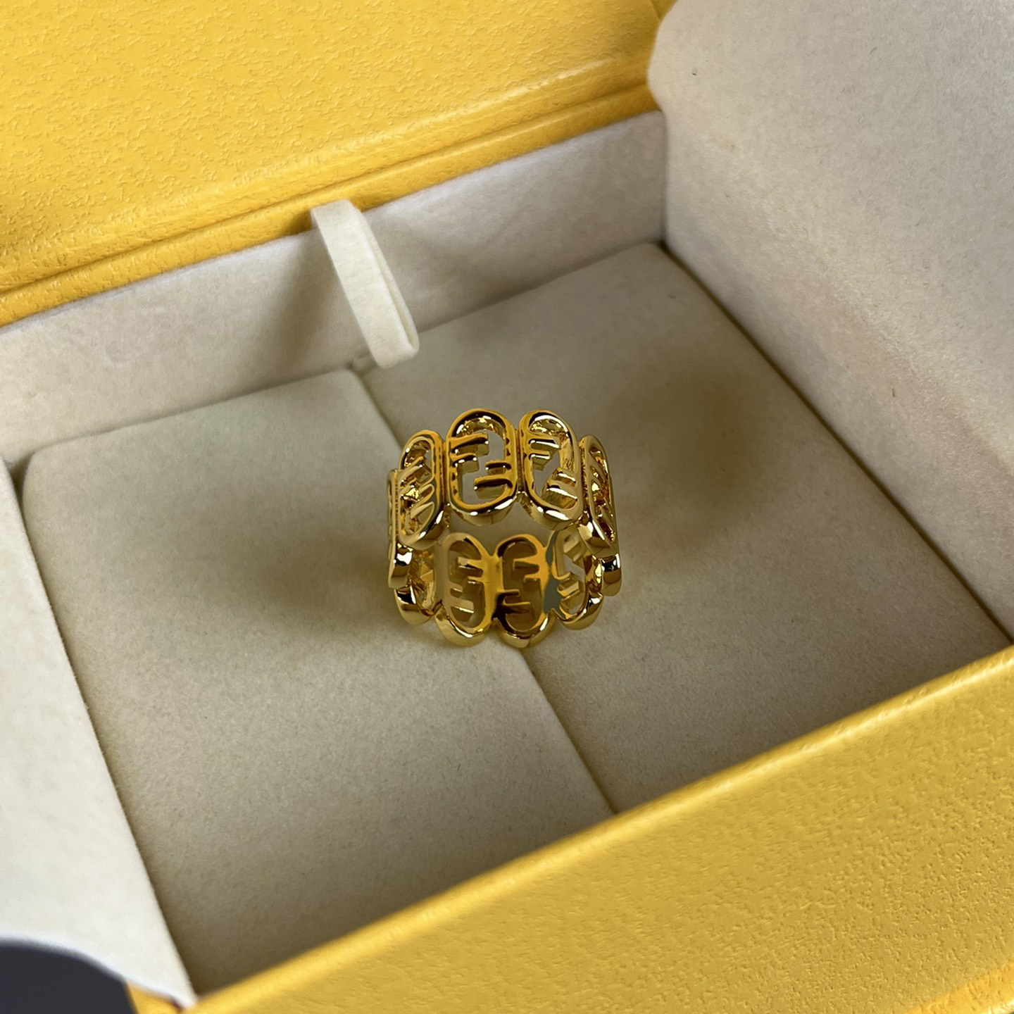 Fendi Fendi O’Lock Gold-Coloured Ring - DopestKickz