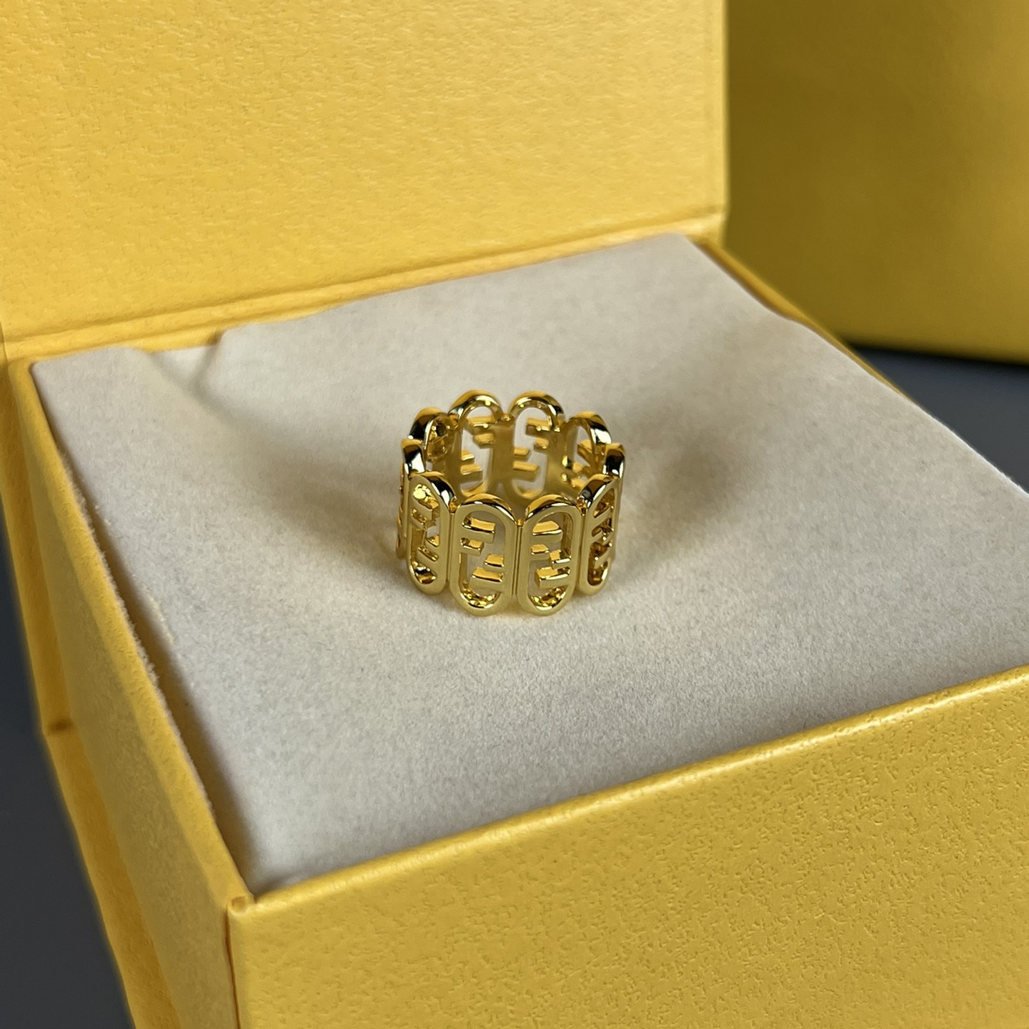 Fendi Fendi O’Lock Gold-Coloured Ring - DopestKickz