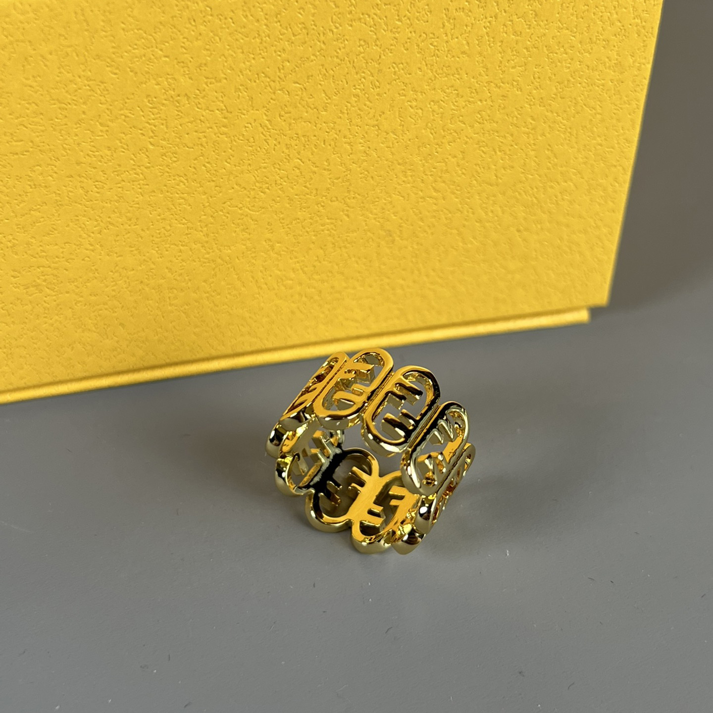 Fendi Fendi O’Lock Gold-Coloured Ring - DopestKickz