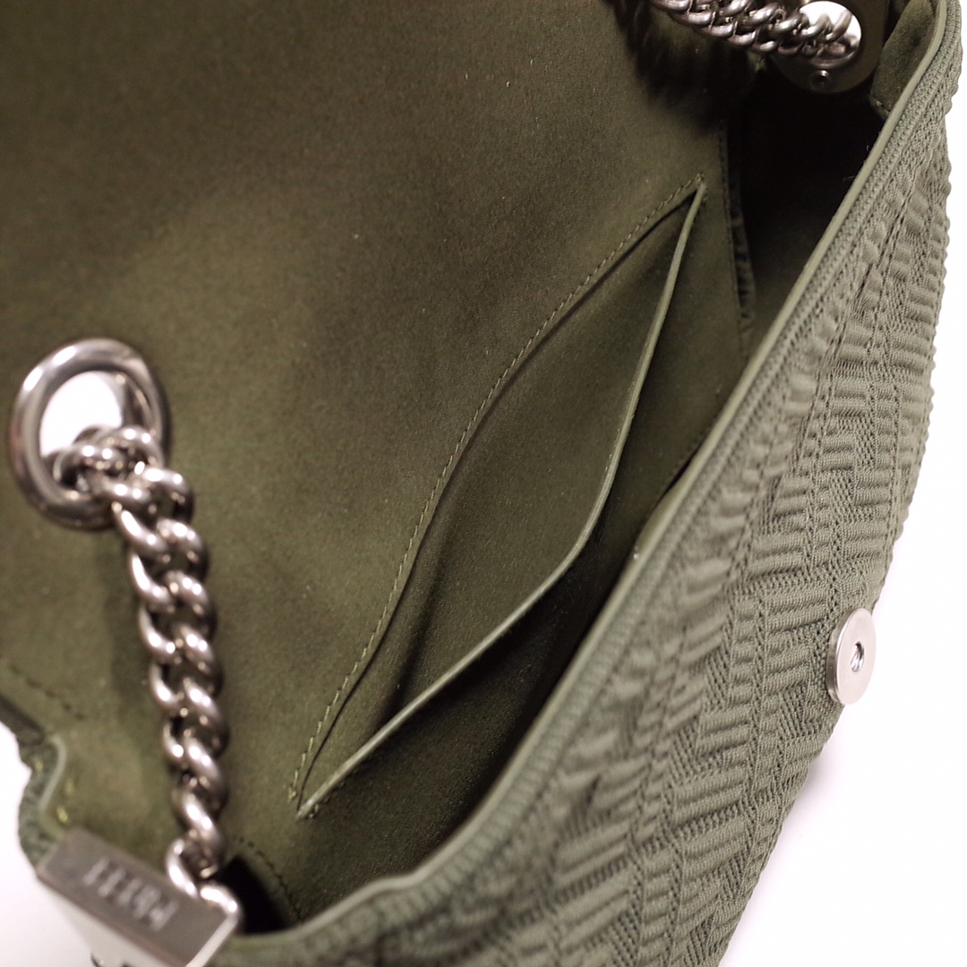 Fendi Iconic Medium Baguette Bag With Chain  (24-14.5-7CM)   8BR793 - DopestKickz