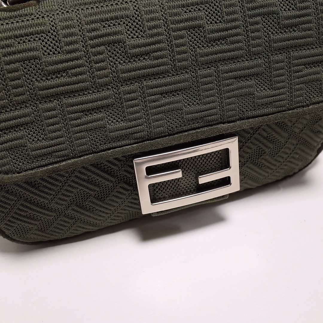Fendi Iconic Medium Baguette Bag With Chain  (24-14.5-7CM)   8BR793 - DopestKickz