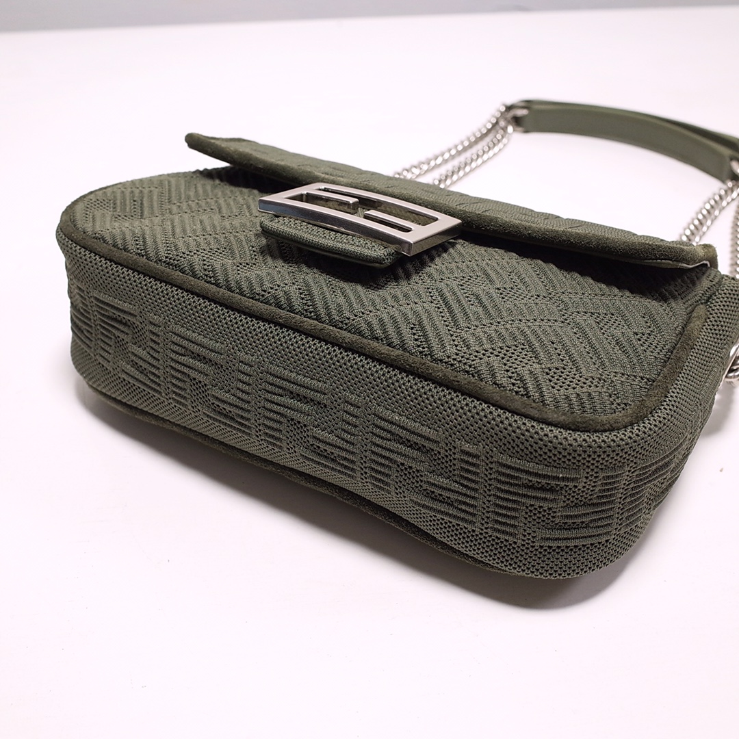 Fendi Iconic Medium Baguette Bag With Chain  (24-14.5-7CM)   8BR793 - DopestKickz