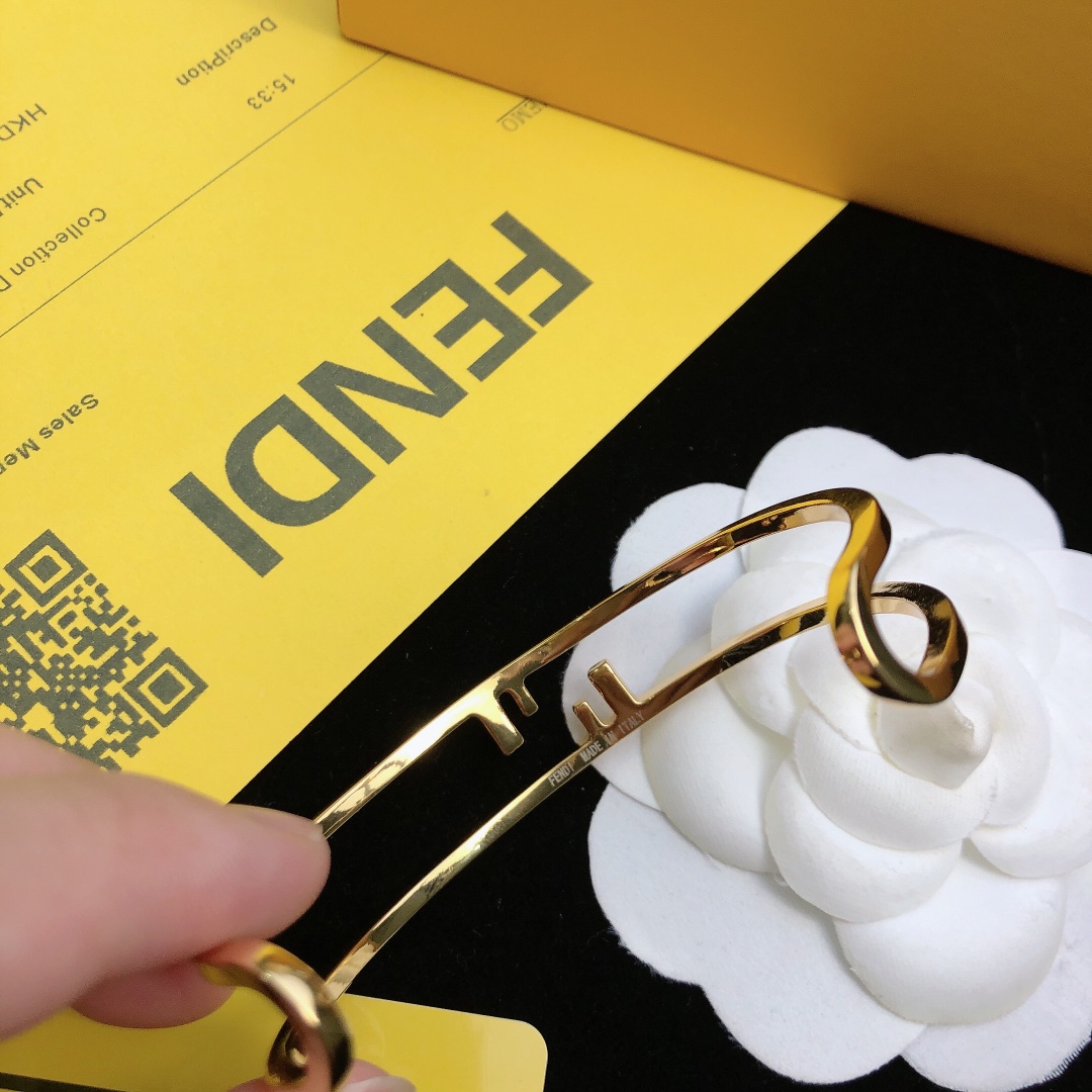 Fendi O’Lock Bracelet - DopestKickz