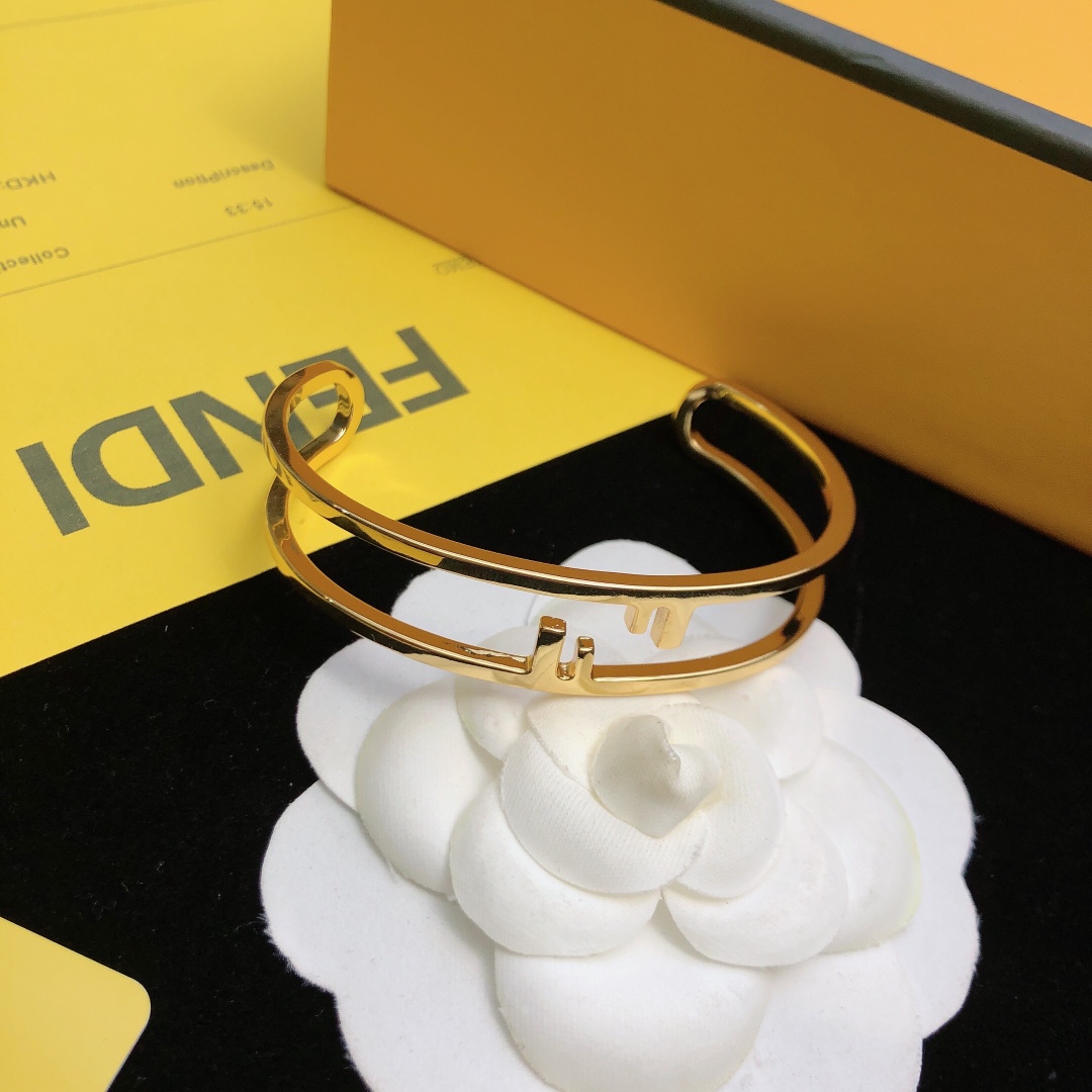 Fendi O’Lock Bracelet - DopestKickz