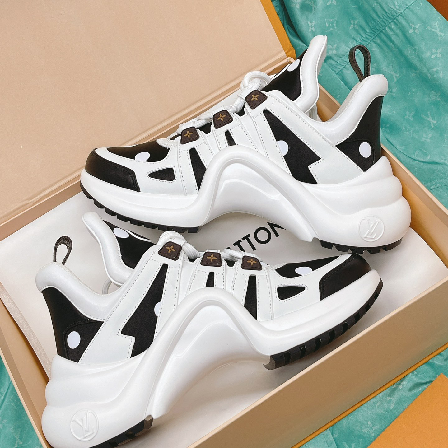 Louis Vuitton LV Archlight Sneaker    - DopestKickz