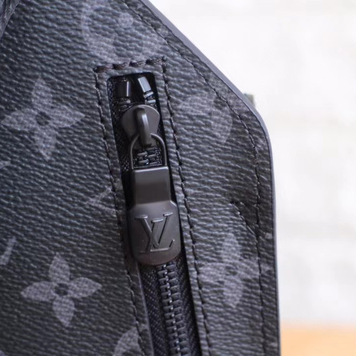 Louis Vuitton Saumur Slingbag(13-18-3.5CM)  M45912 - DopestKickz